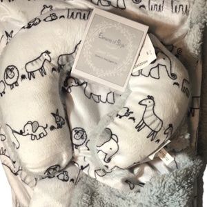 Elements of Style Sweet Dreams Blanket & Head Support Set